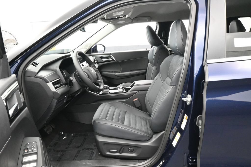 New 2026 Mitsubishi Outlander SE FWD image 11