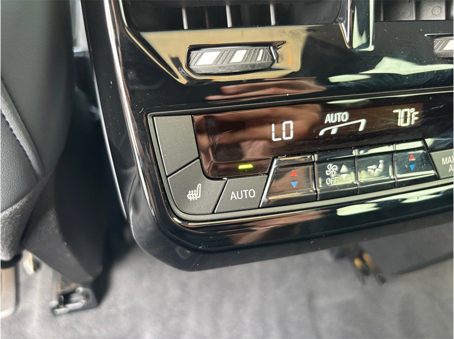 Used 2023 BMW iX xDrive50 w/ Ultimate Package 2 image 44