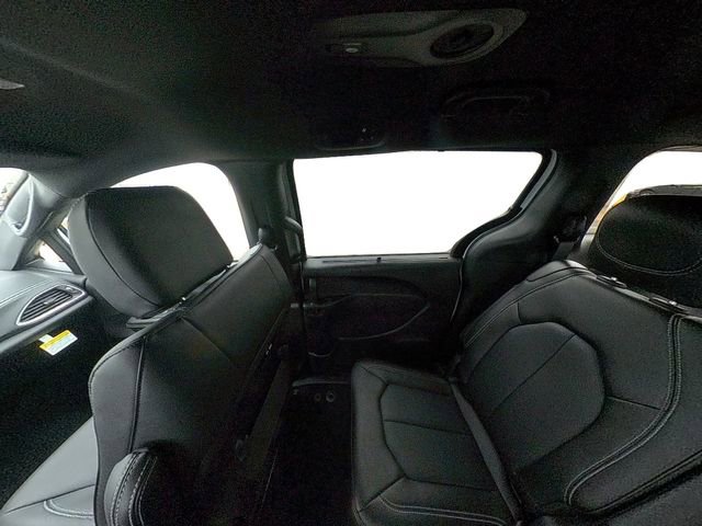 New 2026 Chrysler Pacifica Select AWD/4WD image 33
