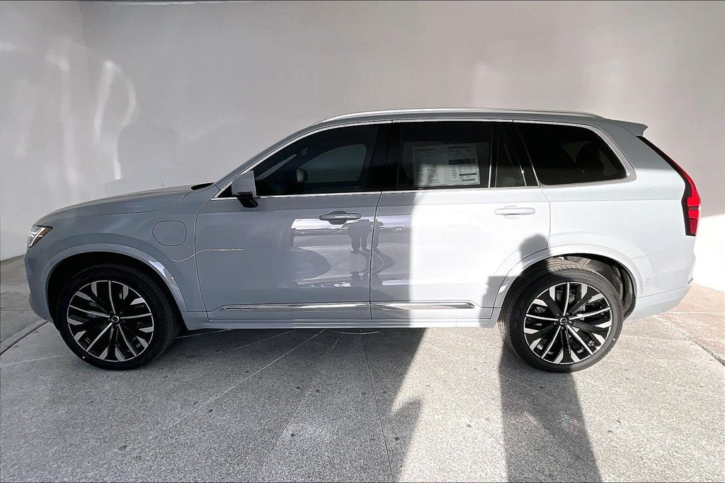 New 2026 Volvo XC90 T8 Plus w/ Protection Package Premier AWD/4WD image 8