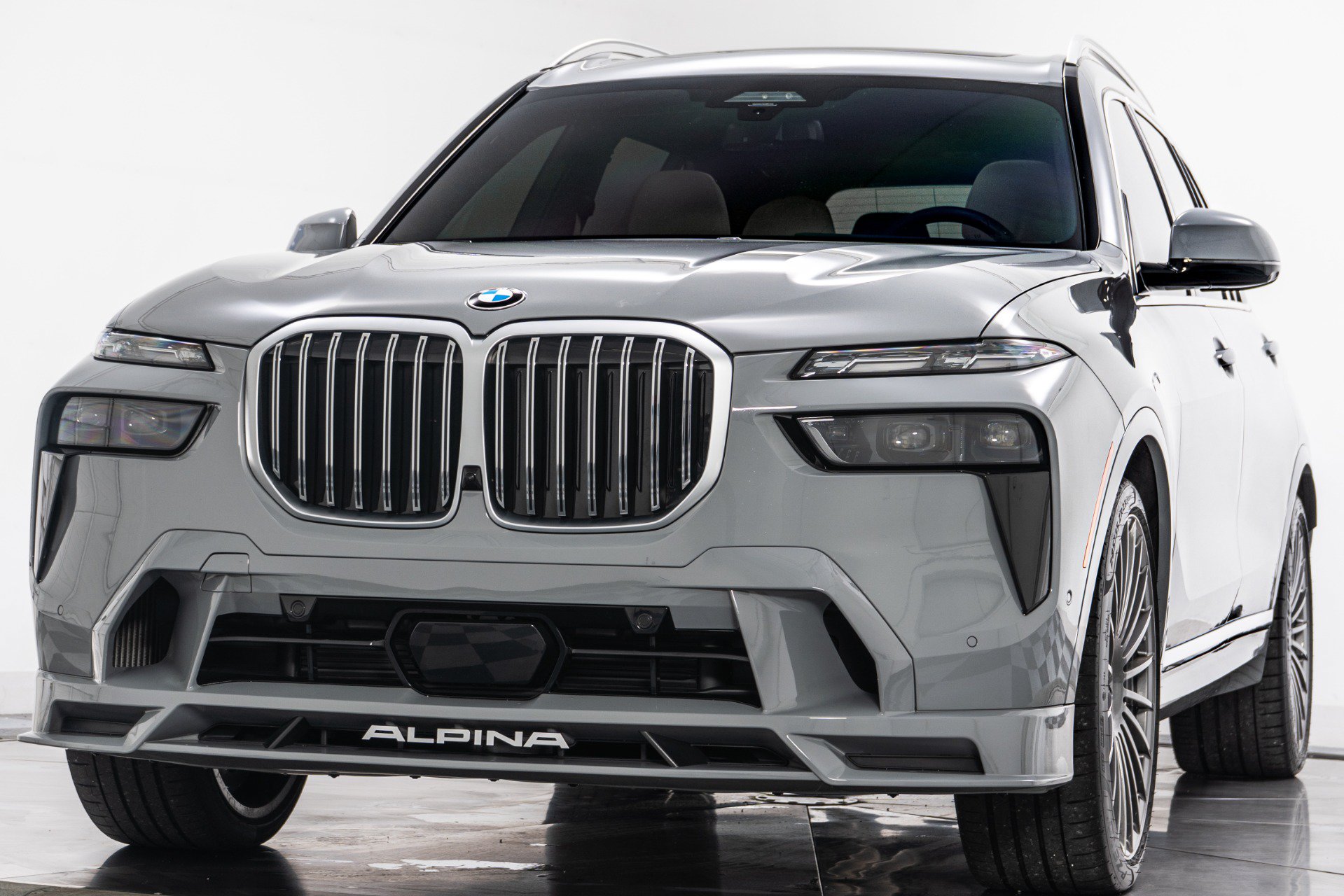 Used 2024 BMW ALPINA XB7 AWD/4WD image 6