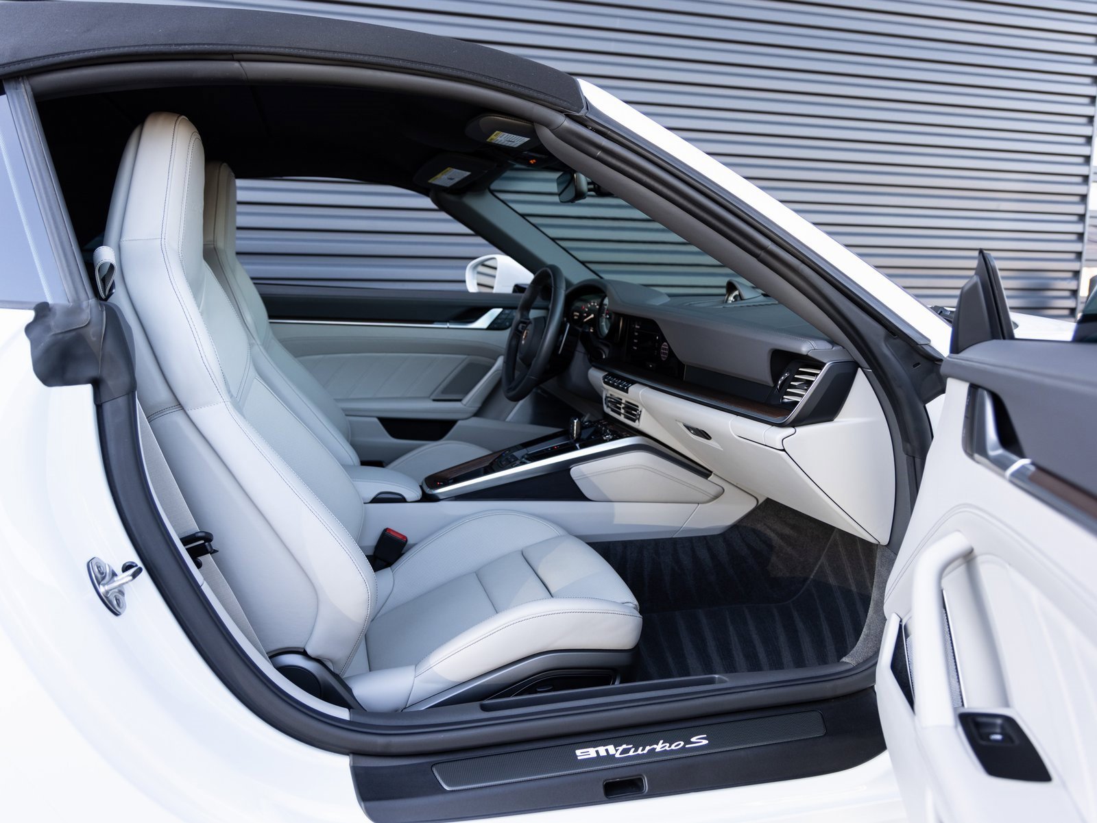 Used 2024 Porsche 911 Turbo S image 31