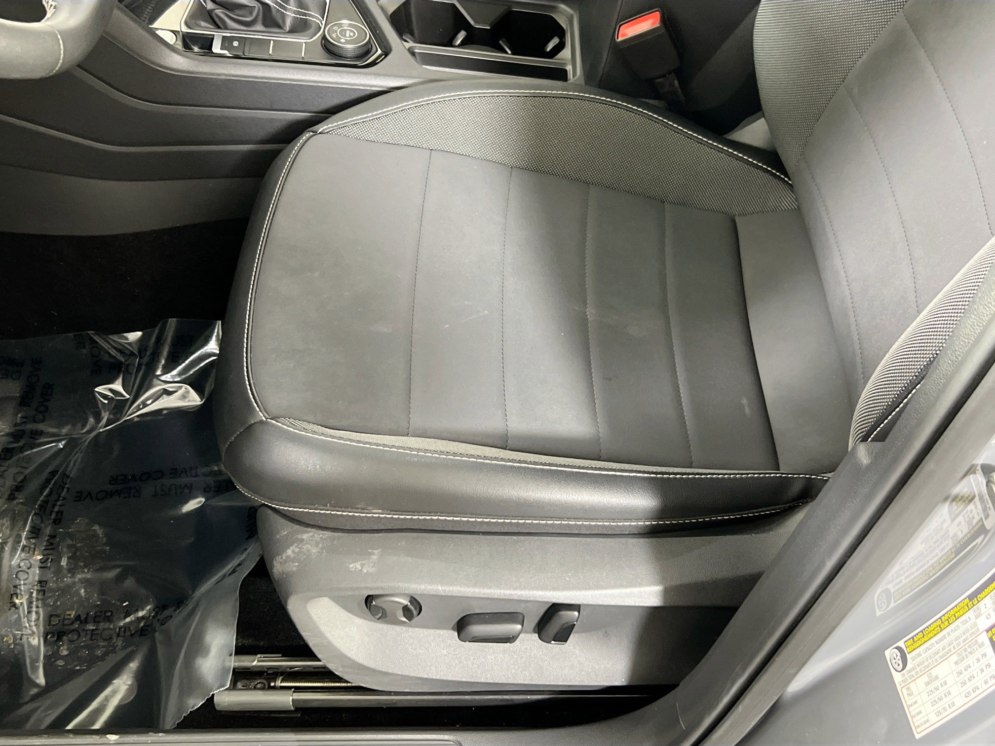 Used 2023 Volkswagen Taos SE AWD/4WD image 18