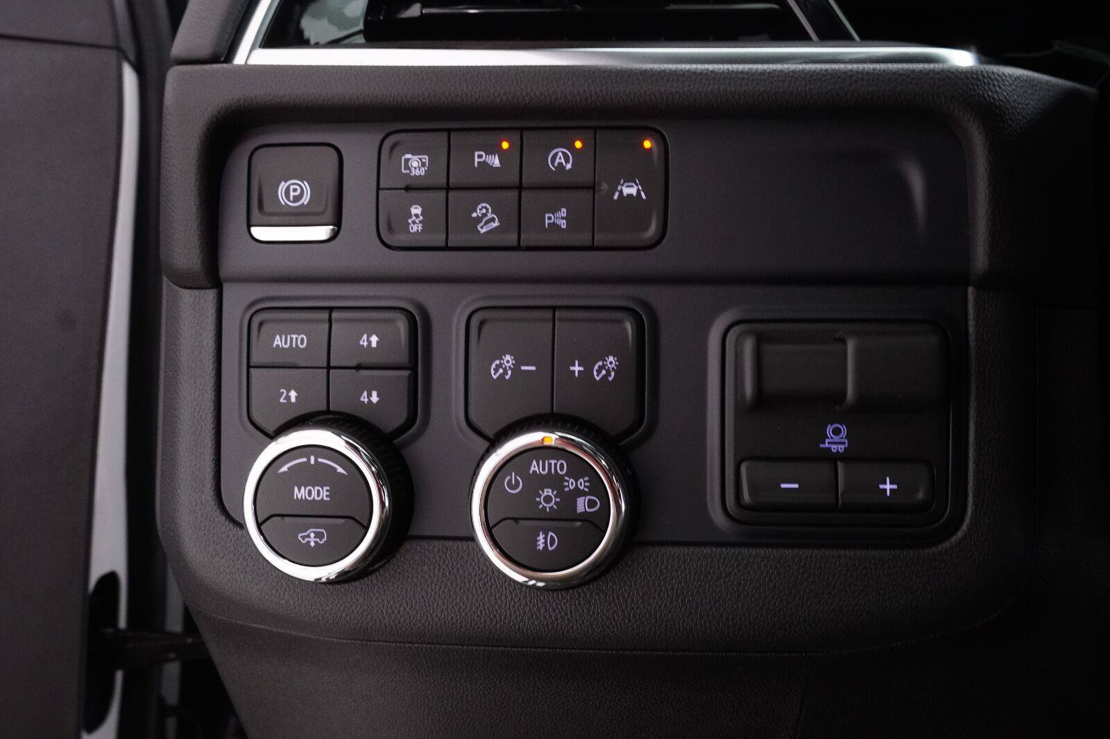 New 2026 Chevrolet Tahoe Z71 w/ Z71 Off-Road Package AWD/4WD image 13