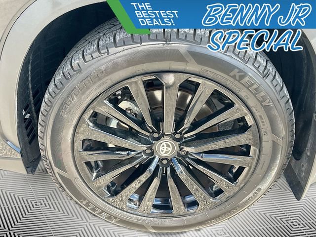 Used 2024 Toyota Highlander XSE image 31