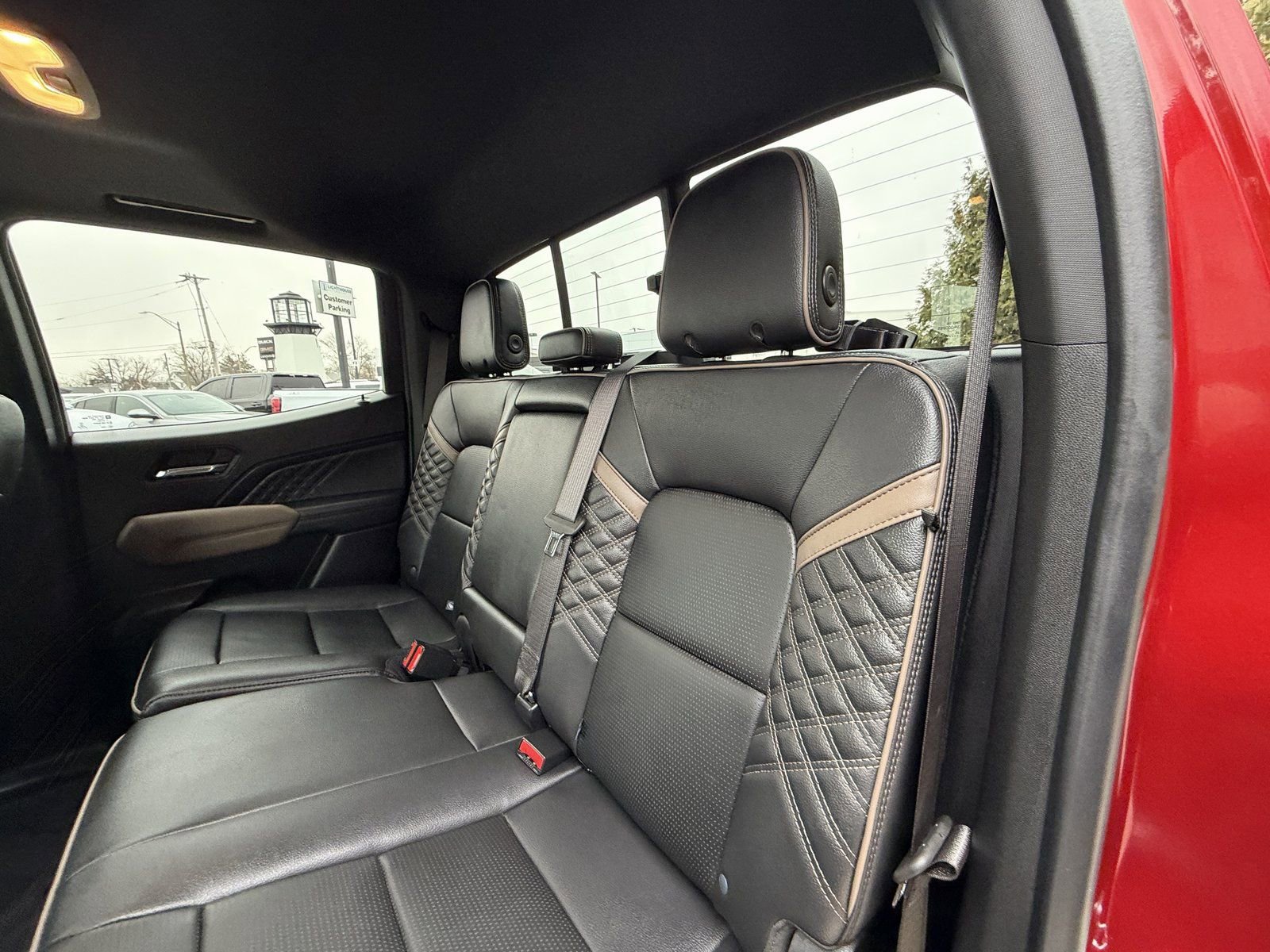 Used 2025 GMC Canyon Denali image 24