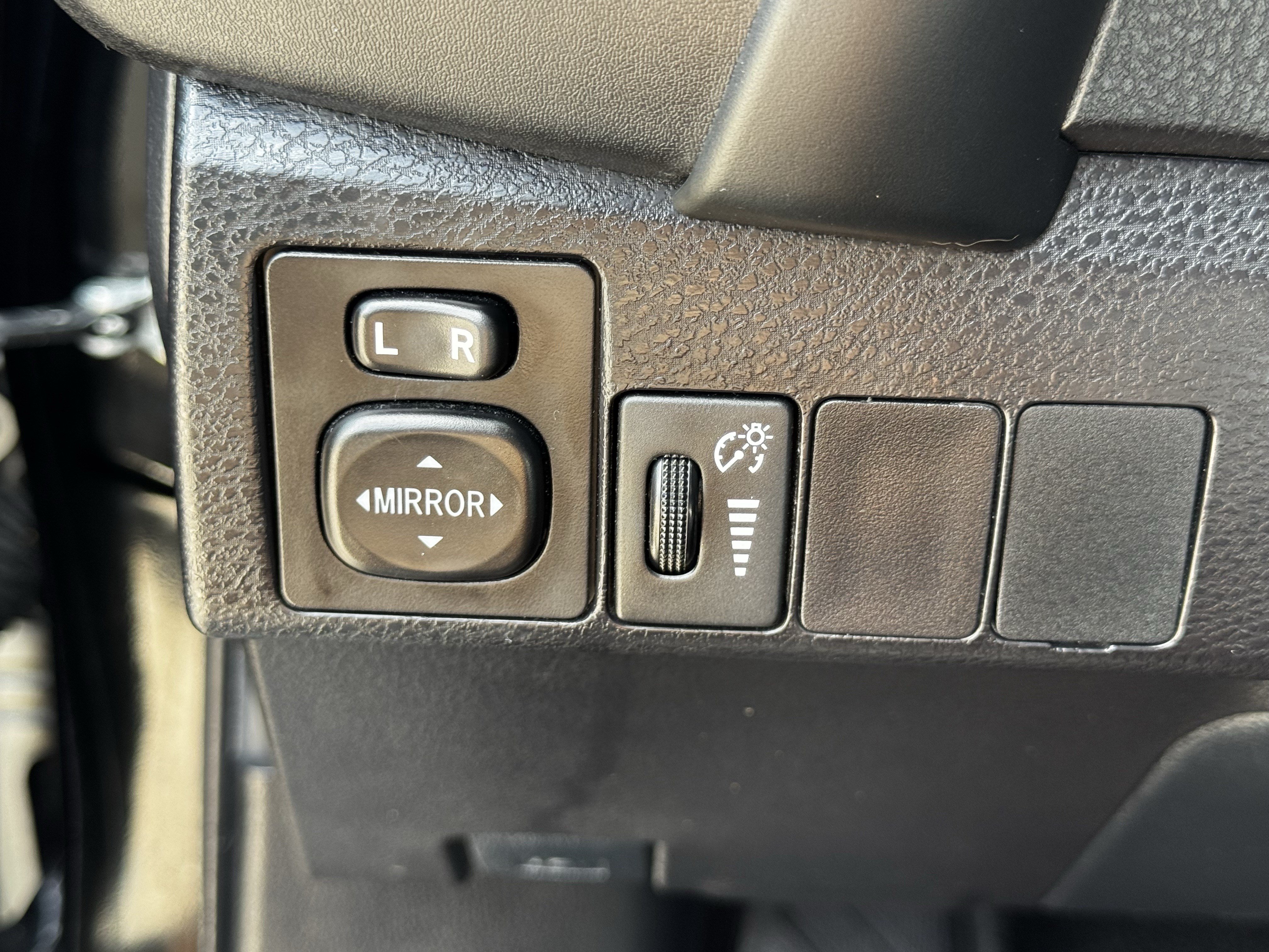 Used 2019 Toyota Corolla XSE FWD image 25