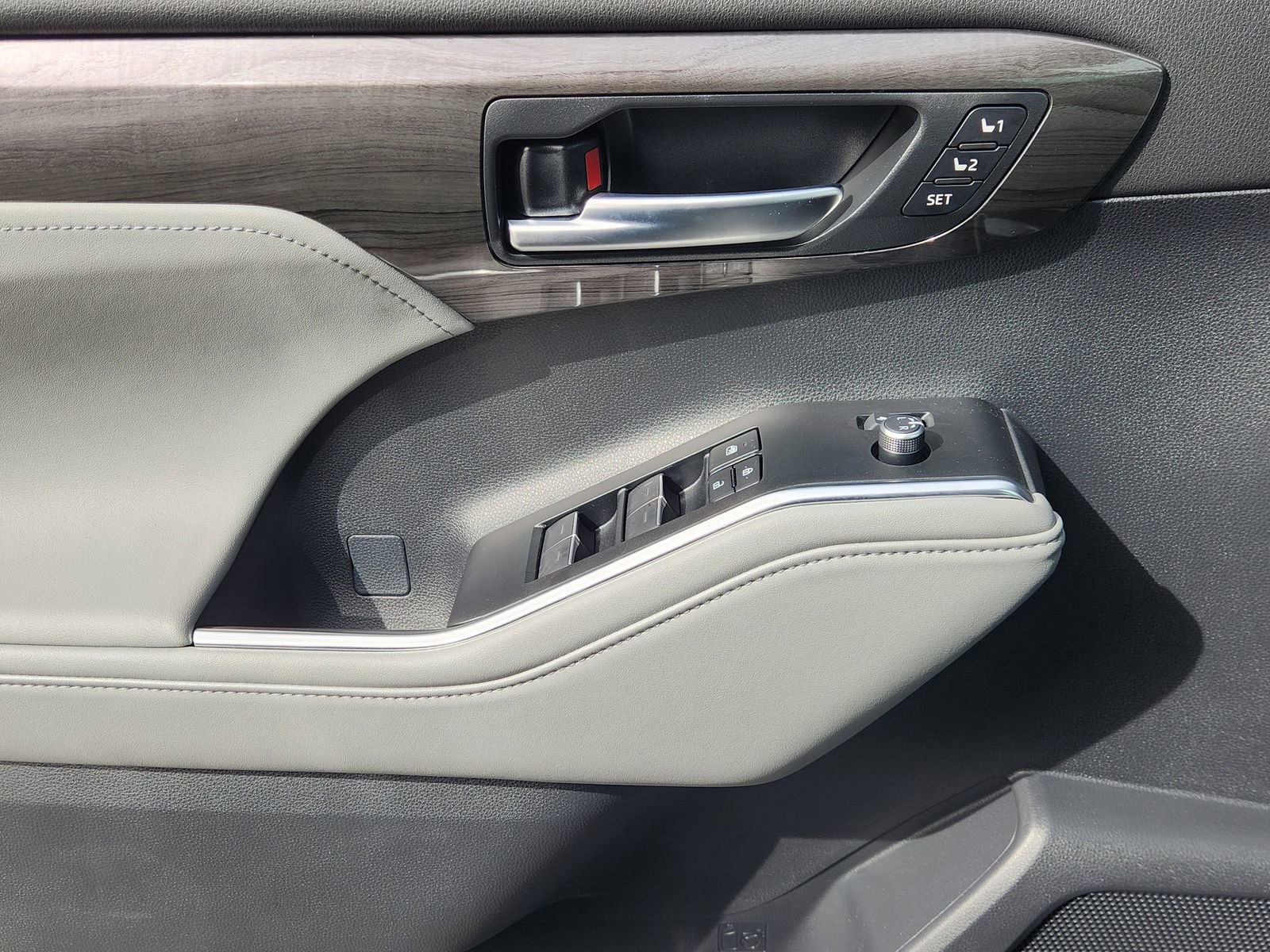New 2026 Toyota Highlander Limited image 22