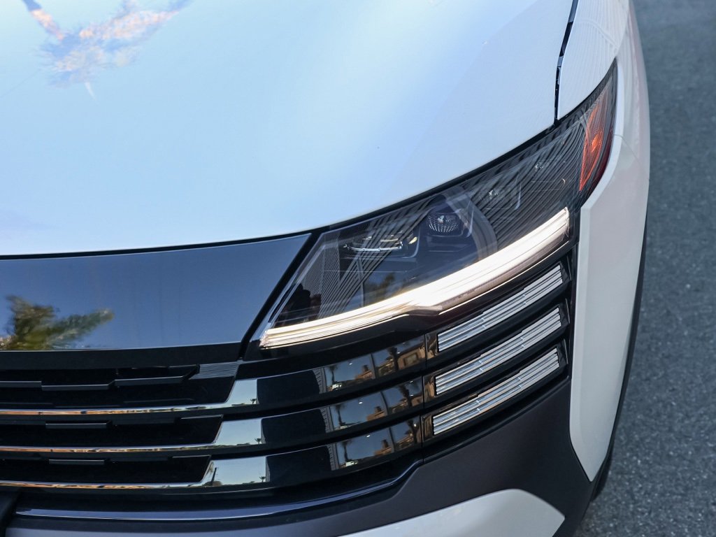 New 2026 Nissan Kicks SV image 10