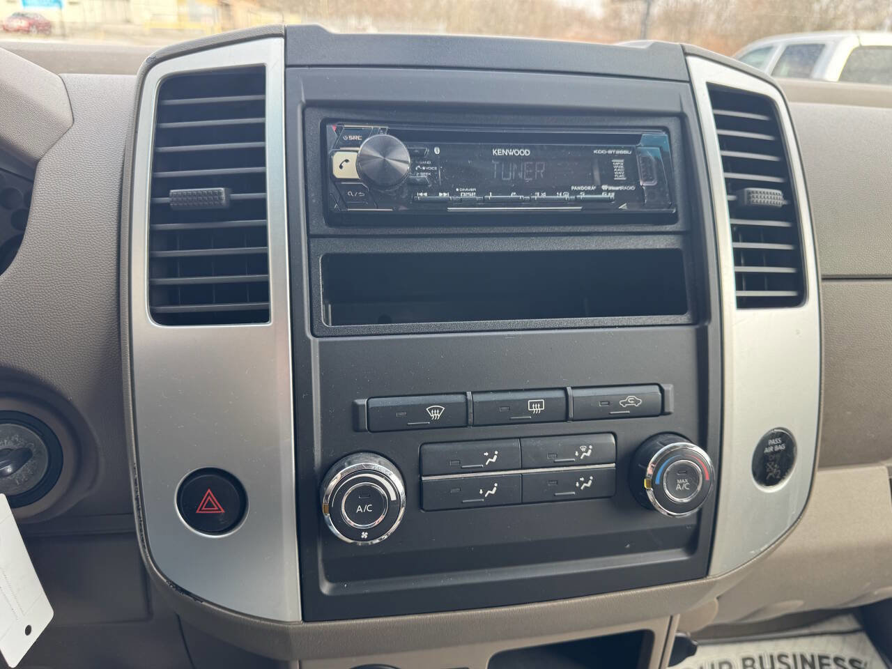 Used 2009 Nissan Frontier SE w/ SE Value Truck Pkg image 26