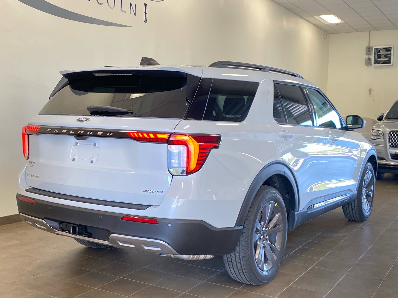New 2026 Ford Explorer Active AWD/4WD image 15