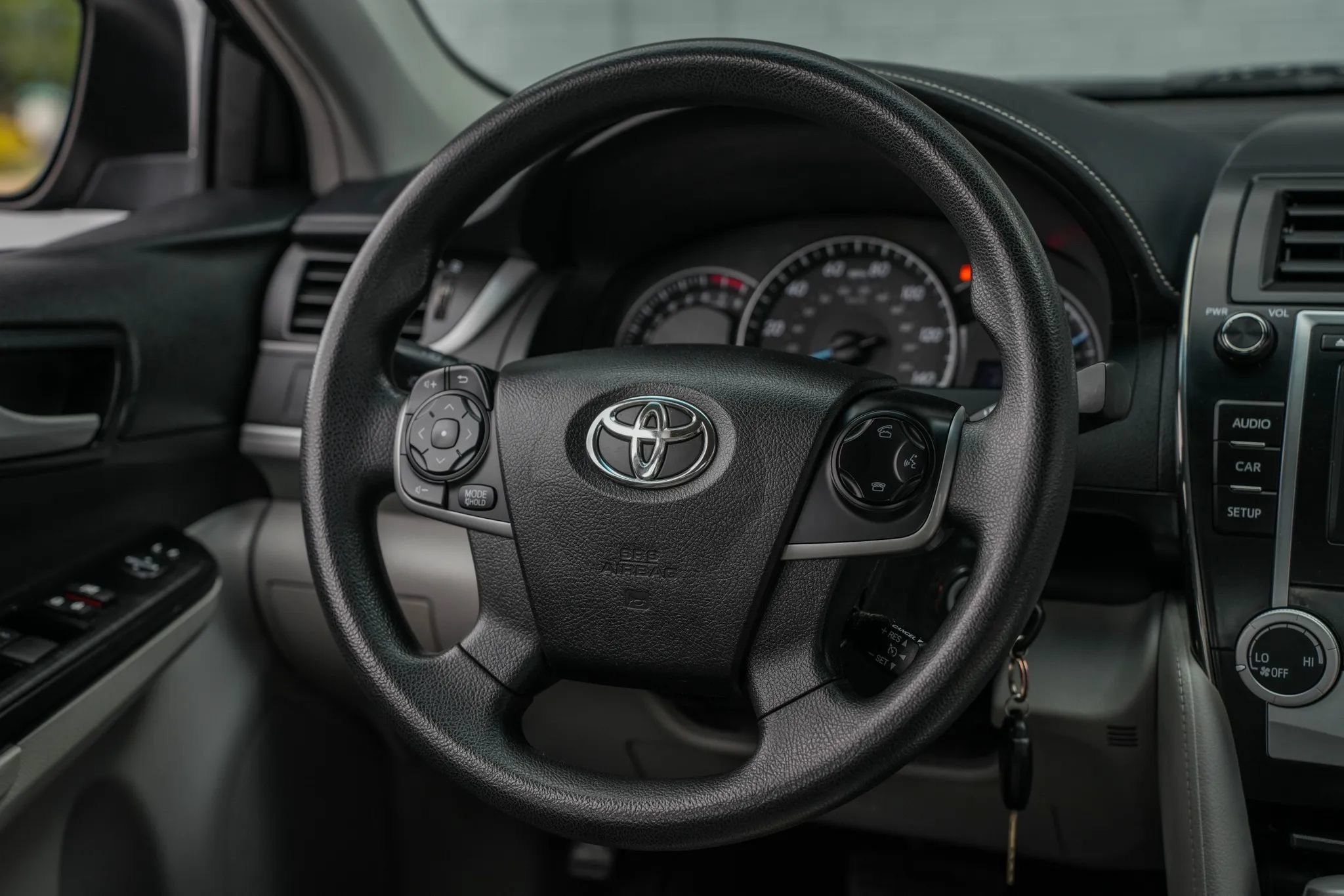 Used 2014 Toyota Camry LE FWD image 14