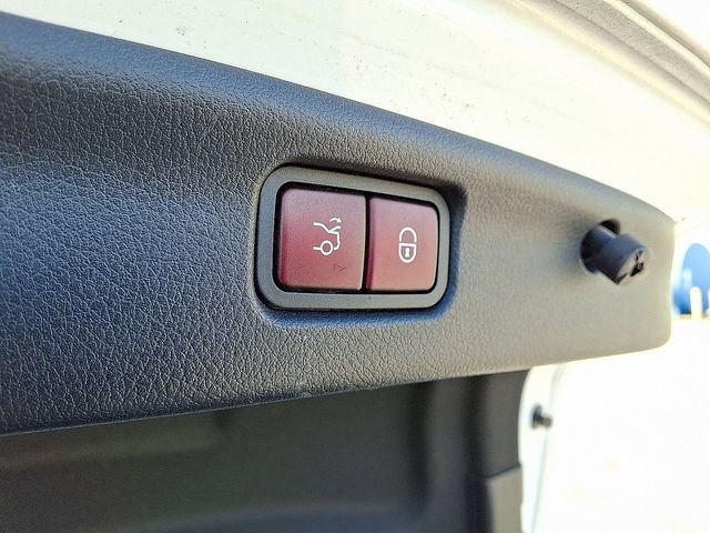 Used 2023 Mercedes-Benz C 300 4MATIC Sedan image 30