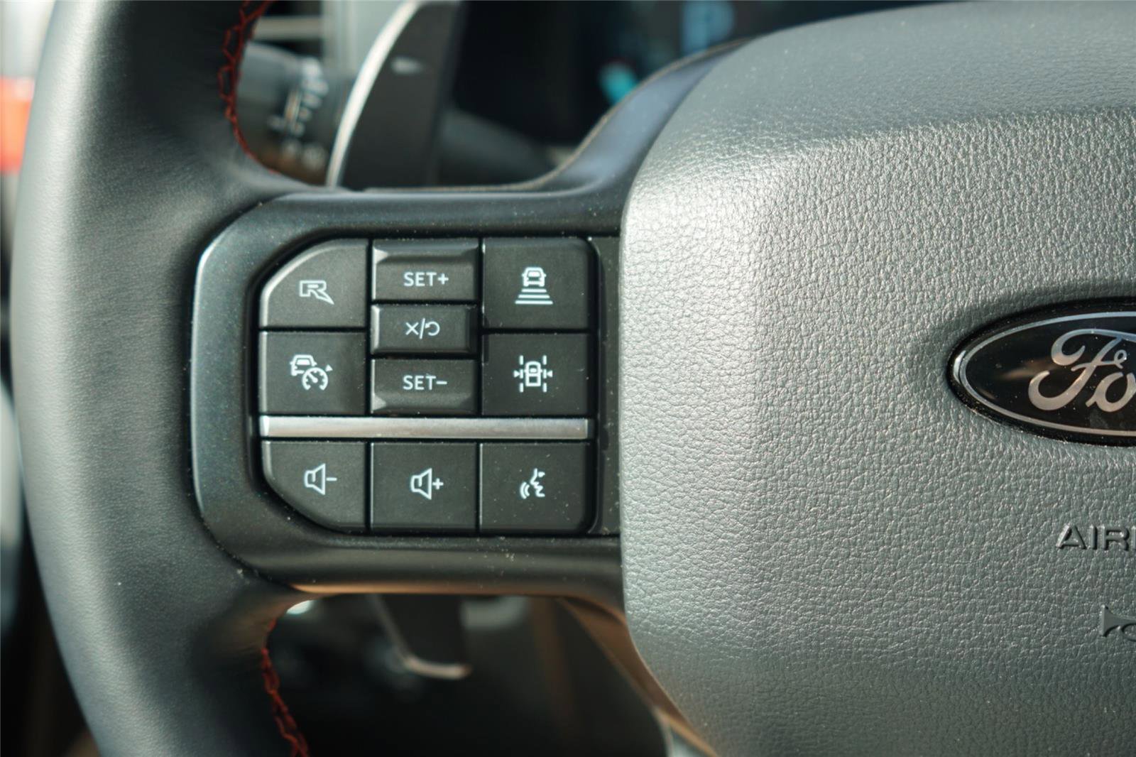 Used 2025 Ford F150 Raptor AWD/4WD image 18