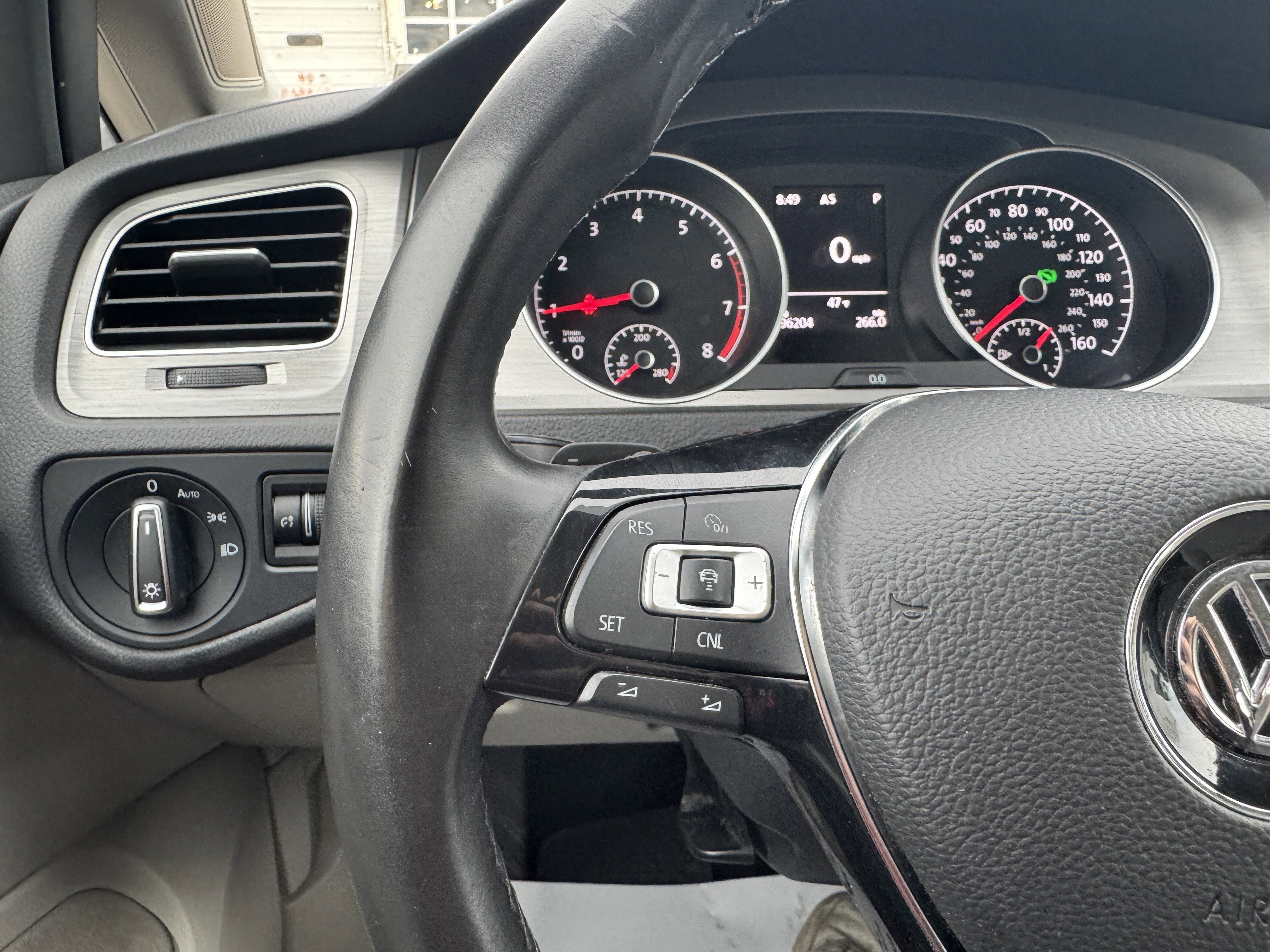 Used 2016 Volkswagen Golf Limited Edition image 23