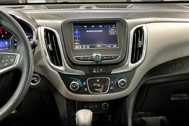 Used 2022 Chevrolet Equinox LS w/ LS Convenience Package FWD image 9