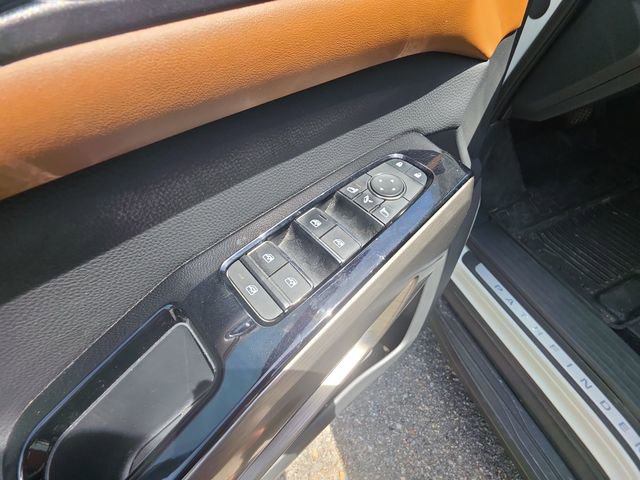 Used 2023 Nissan Pathfinder Platinum AWD/4WD image 13