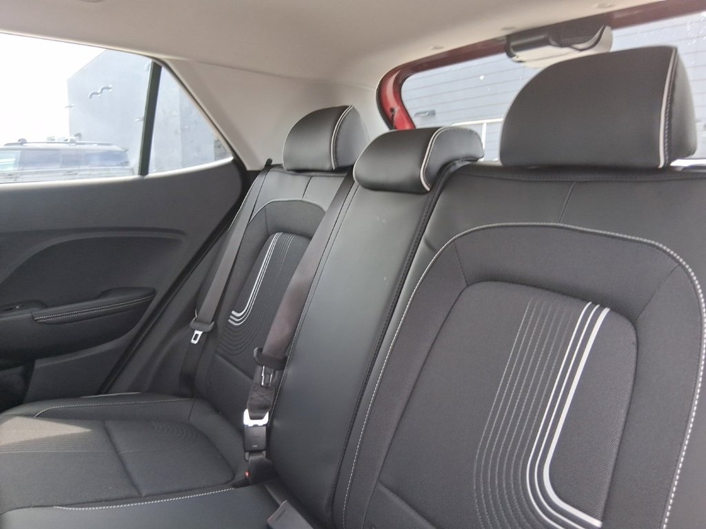 New 2025 Hyundai Venue Limited image 16