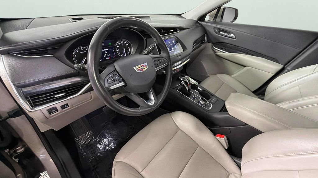 Certified 2023 Cadillac XT4 Premium Luxury w/ Cold Weather Package FWD image 18