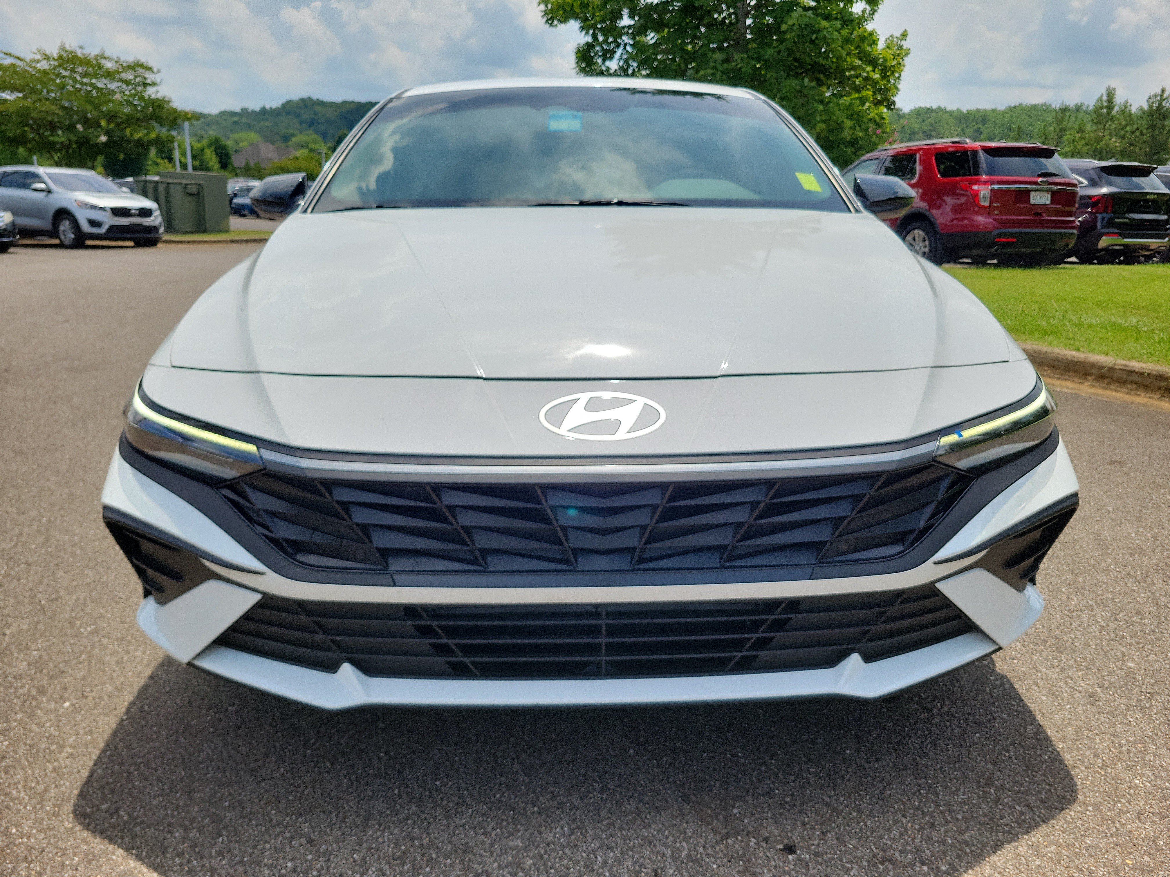 Used 2025 Hyundai Elantra Sport FWD image 18