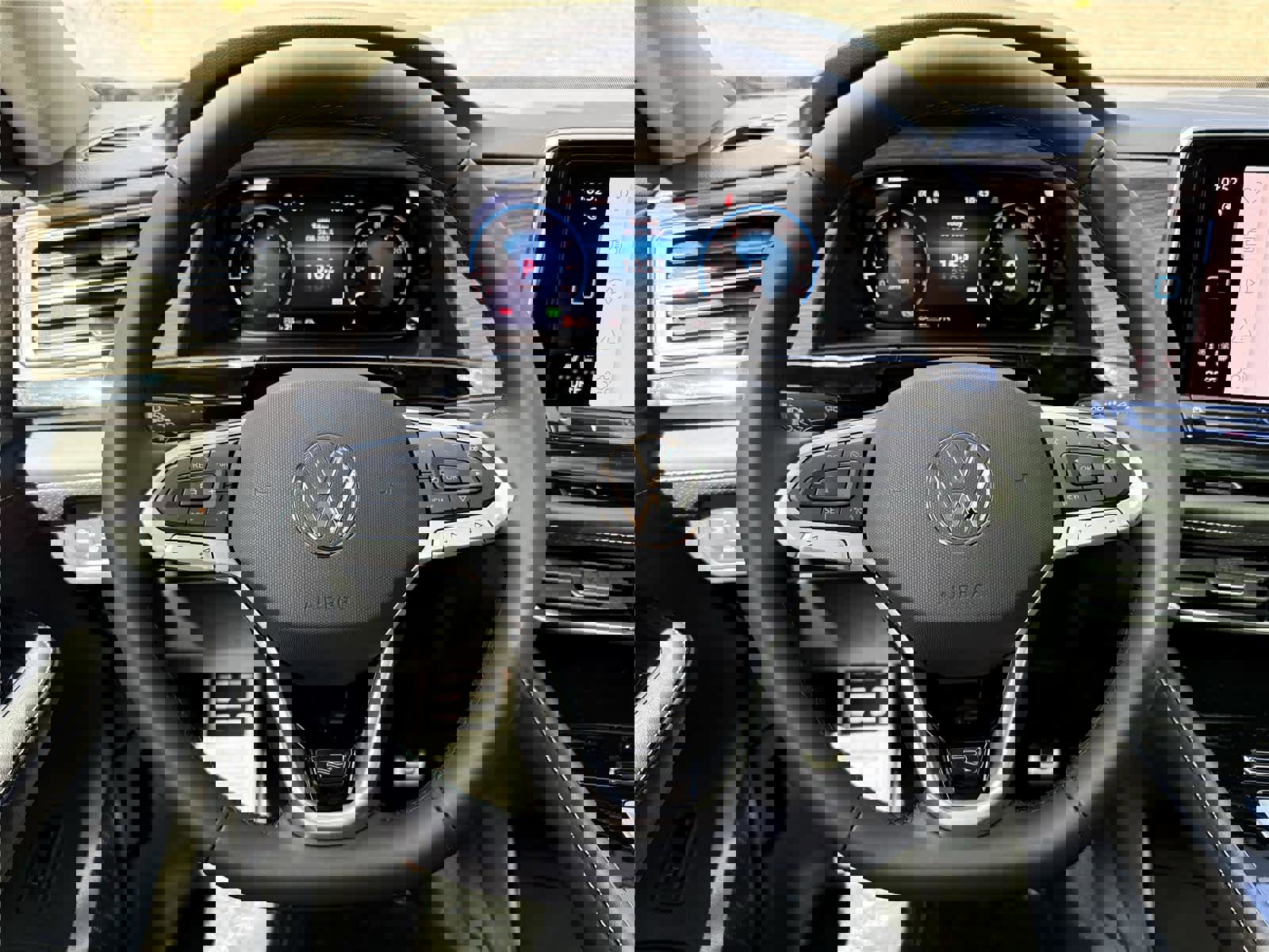 New 2026 Volkswagen Atlas SEL Premium R-Line image 10