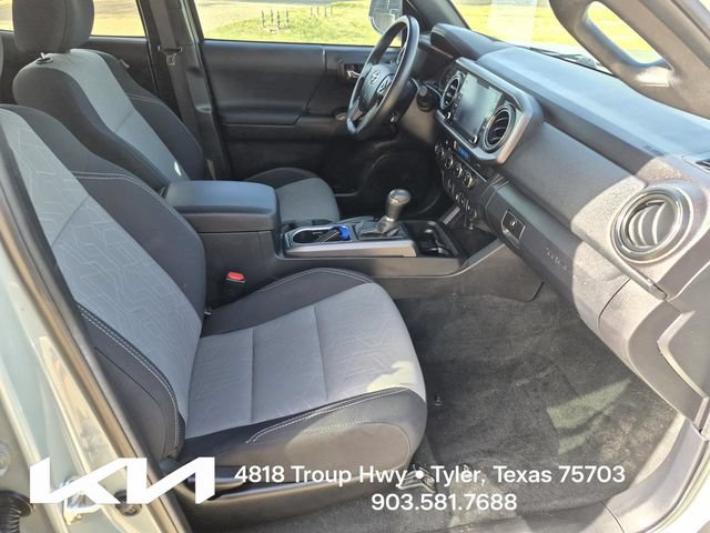 Used 2022 Toyota Tacoma TRD Off-Road AWD/4WD image 12