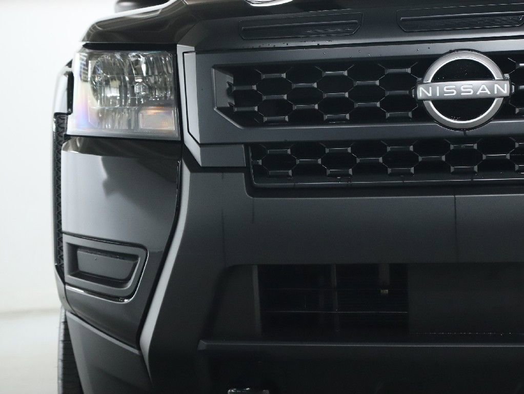 Certified 2025 Nissan Frontier S image 7