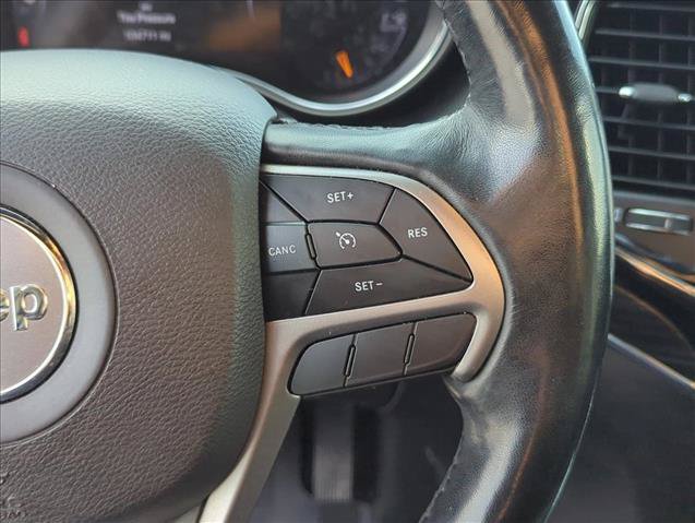 Used 2020 Jeep Grand Cherokee Limited AWD/4WD image 16