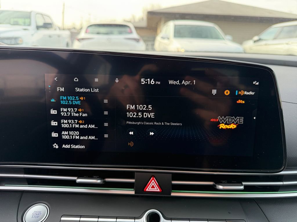 Used 2024 Hyundai Elantra Limited image 17