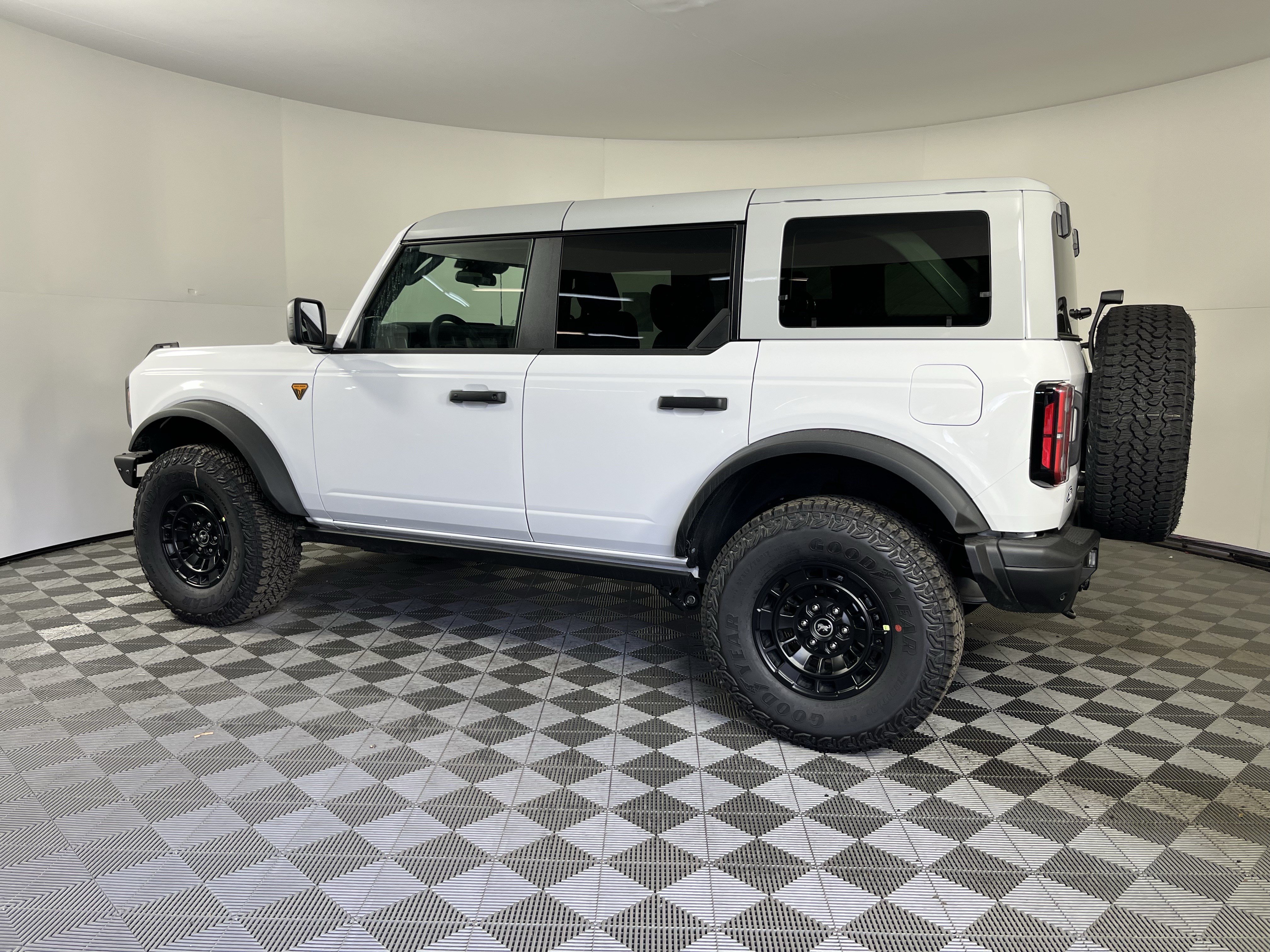 New 2026 Ford Bronco Badlands AWD/4WD image 2