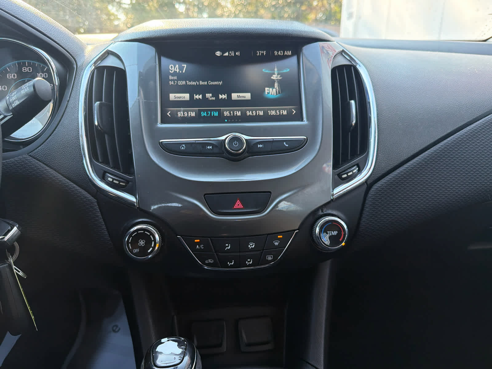 Used 2017 Chevrolet Cruze LT image 28