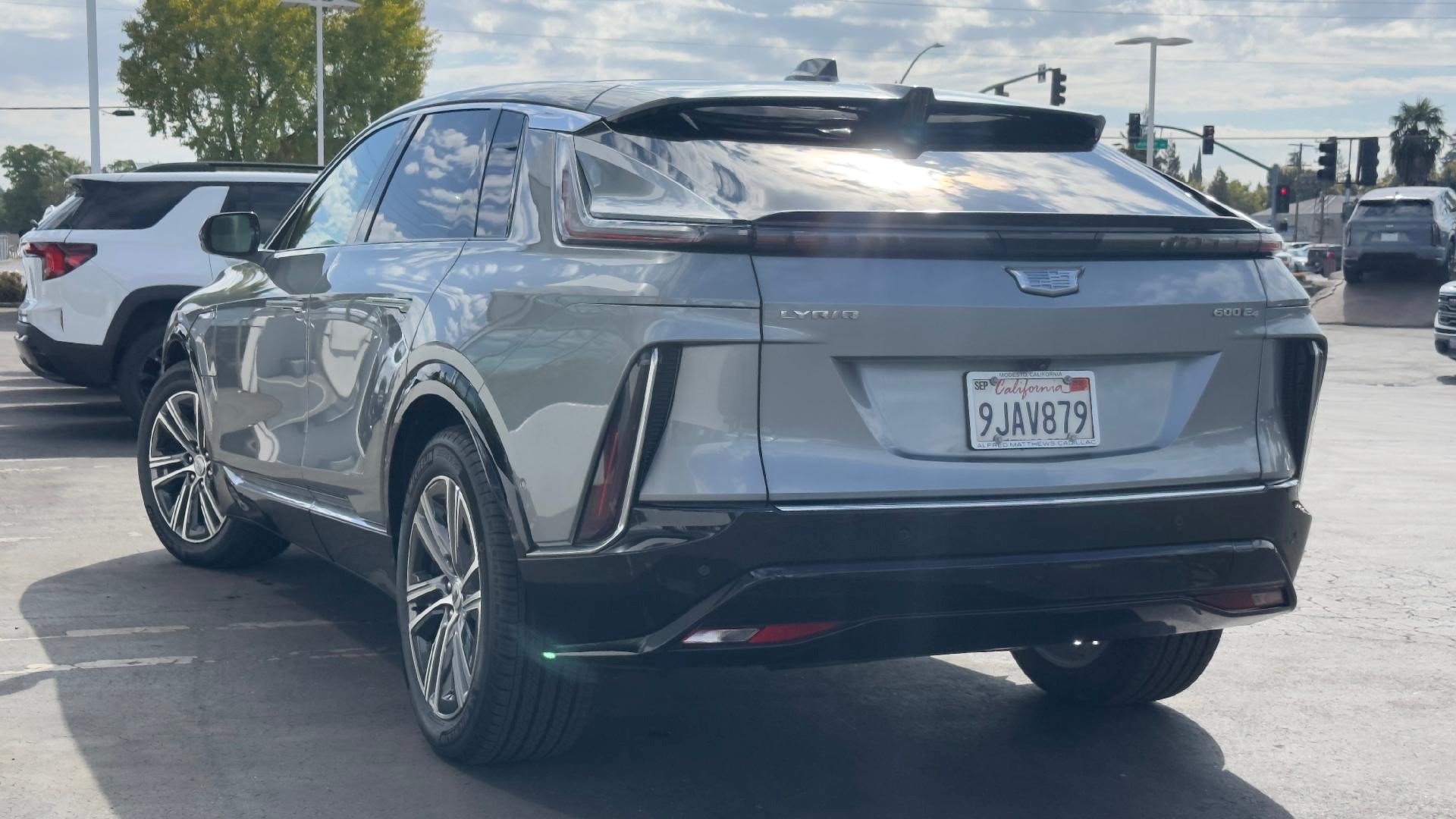Certified 2024 Cadillac Lyriq Luxury AWD/4WD image 6