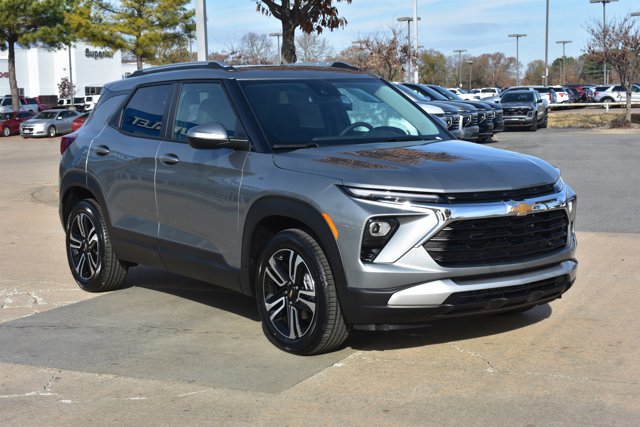 Used 2023 Chevrolet TrailBlazer LT image 3