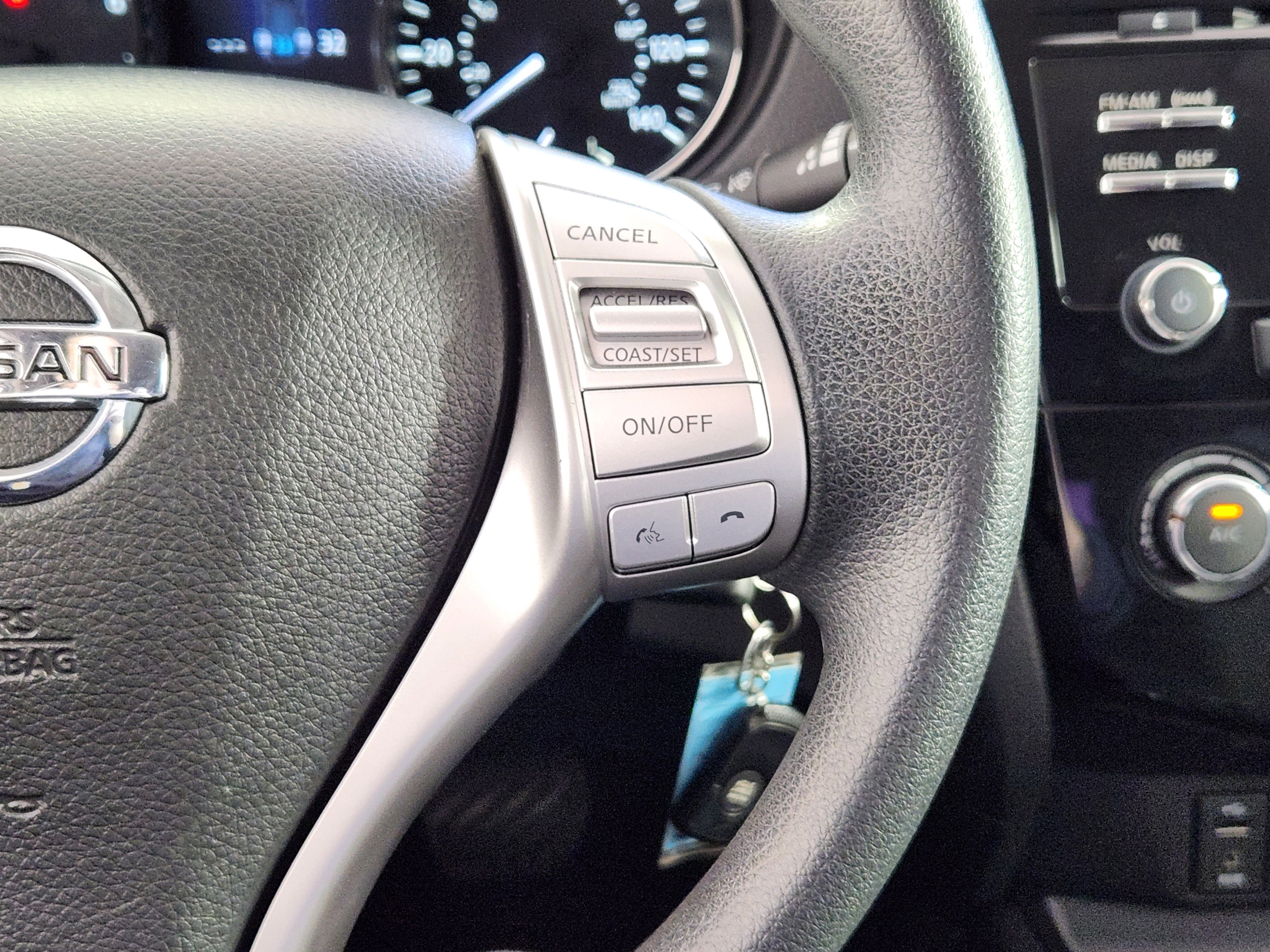 Used 2016 Nissan Rogue S image 19