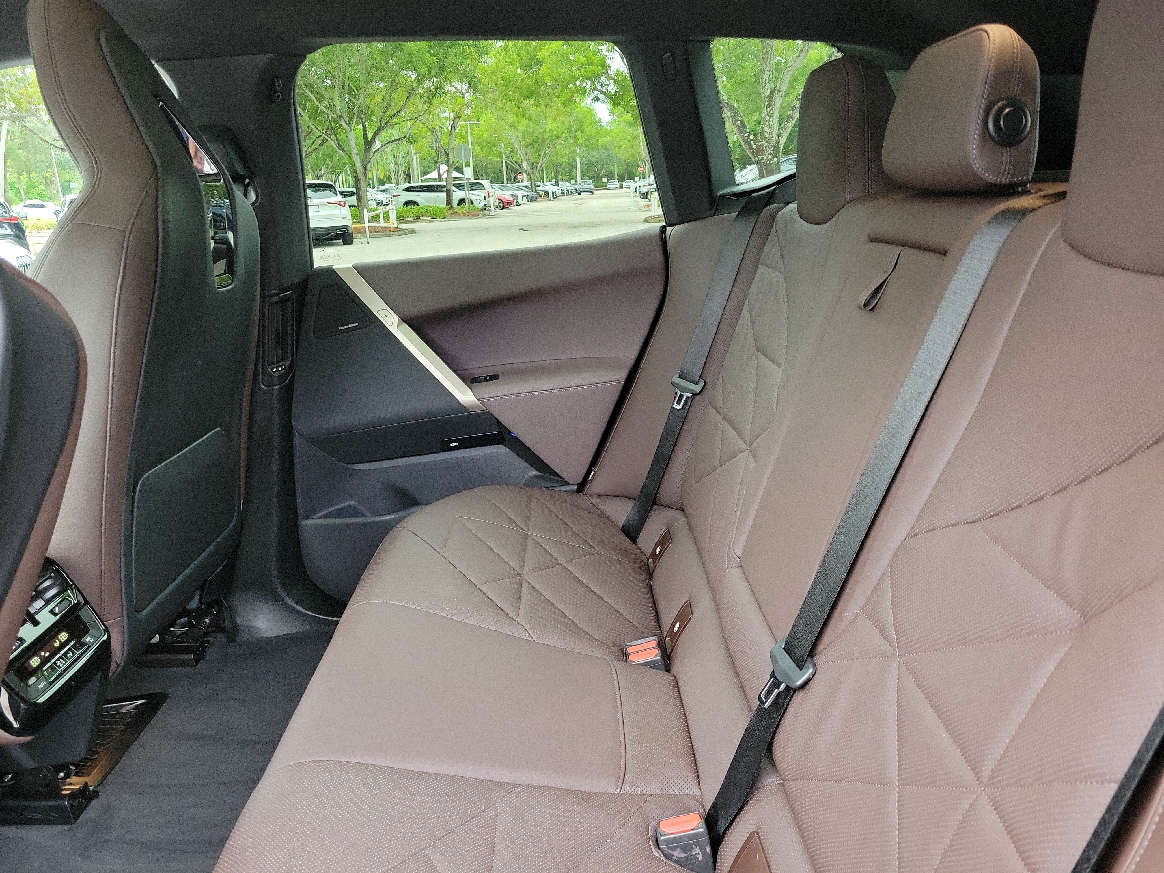 Certified 2024 BMW iX xDrive50 w/ Sport Package AWD/4WD image 7
