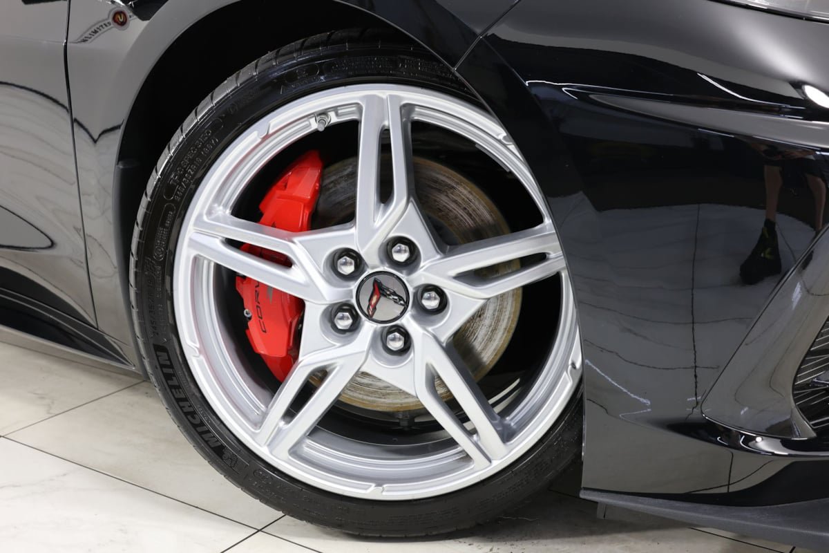 Used 2025 Chevrolet Corvette Stingray Premium Conv w/ Z51 Performance Package RWD image 12