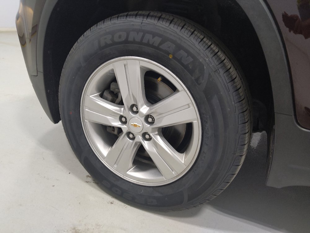 Used 2021 Chevrolet Trax LT w/ LT Convenience Package AWD/4WD image 31