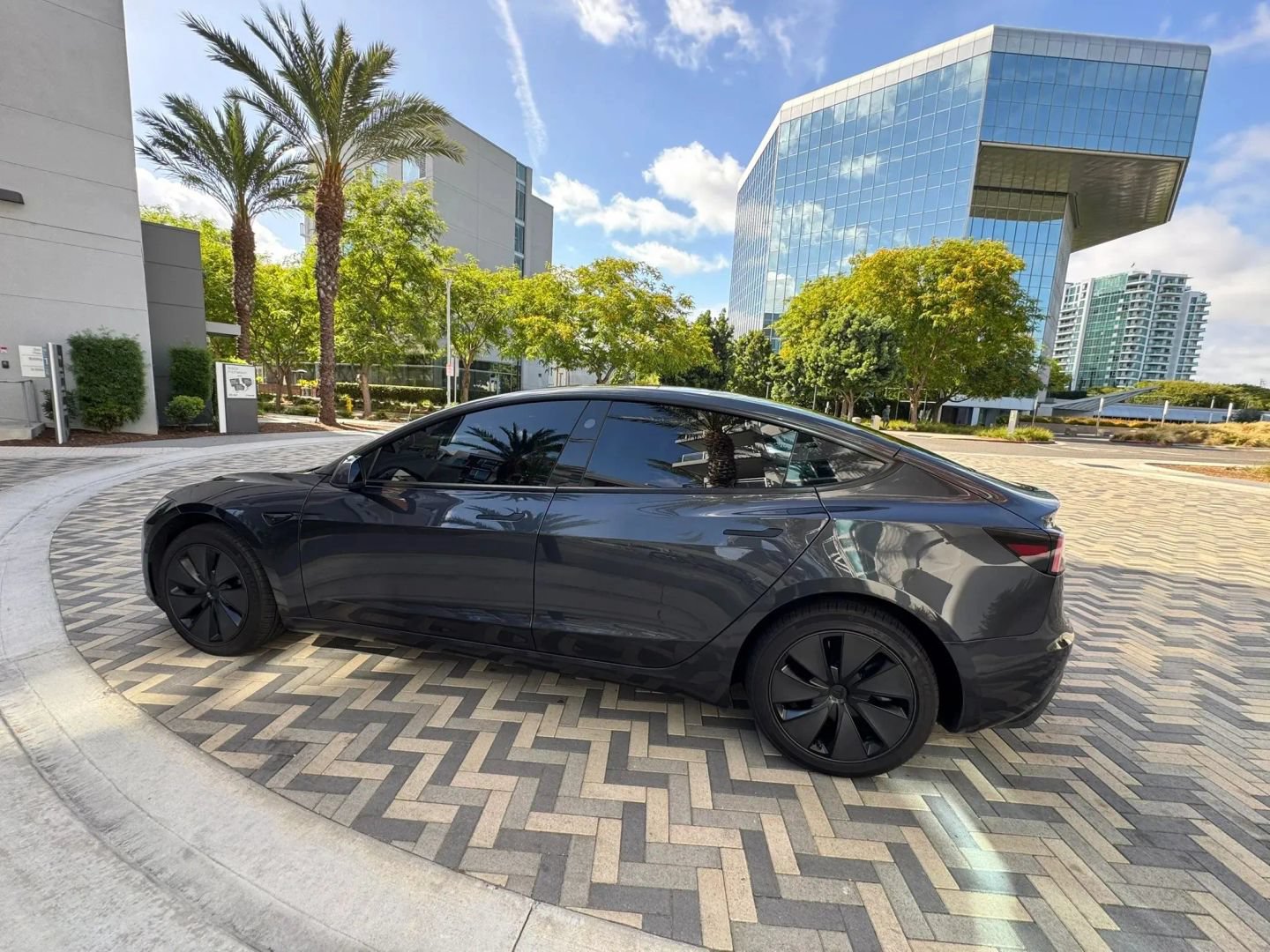 Used 2025 Tesla Model 3 Long Range RWD image 7