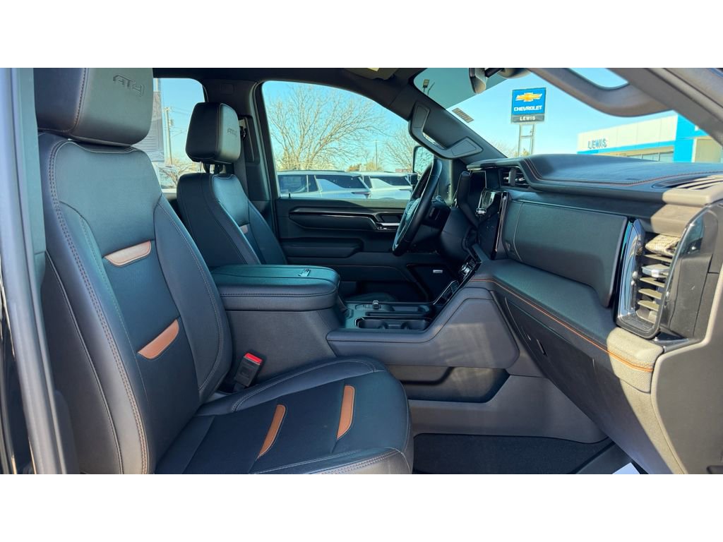 Used 2024 GMC Sierra 2500 AT4 w/ AT4 Preferred Package image 13