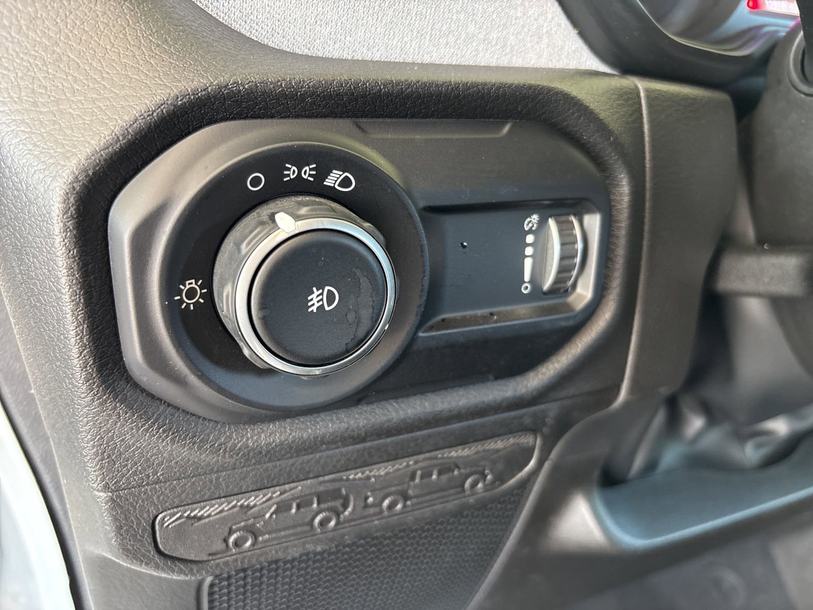 Used 2025 Jeep Wrangler Sport image 12