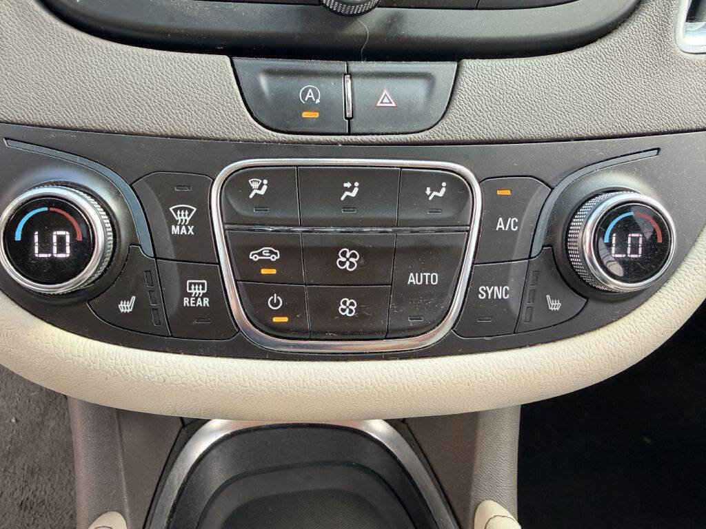 Used 2021 Chevrolet Malibu LT w/ Leather Package FWD image 17