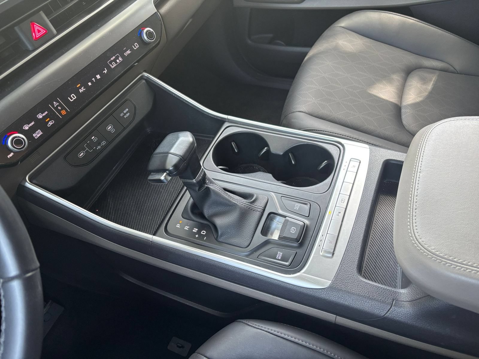 Used 2026 Kia Carnival FWD image 44
