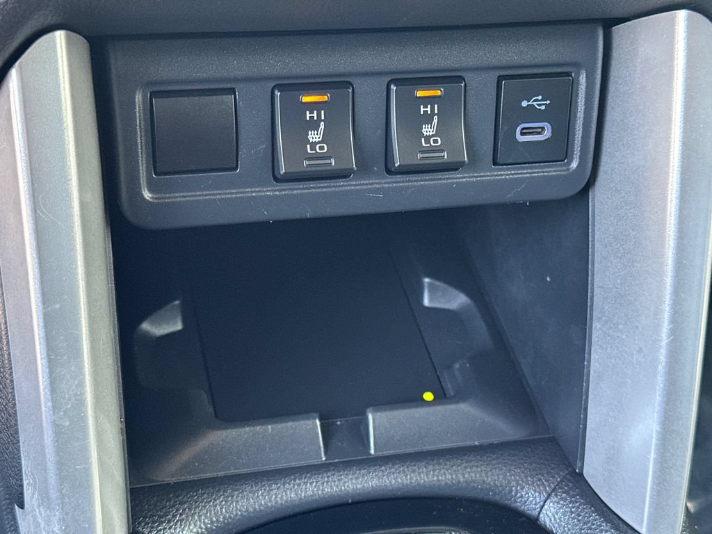 Used 2024 Toyota Corolla Cross XLE FWD image 27