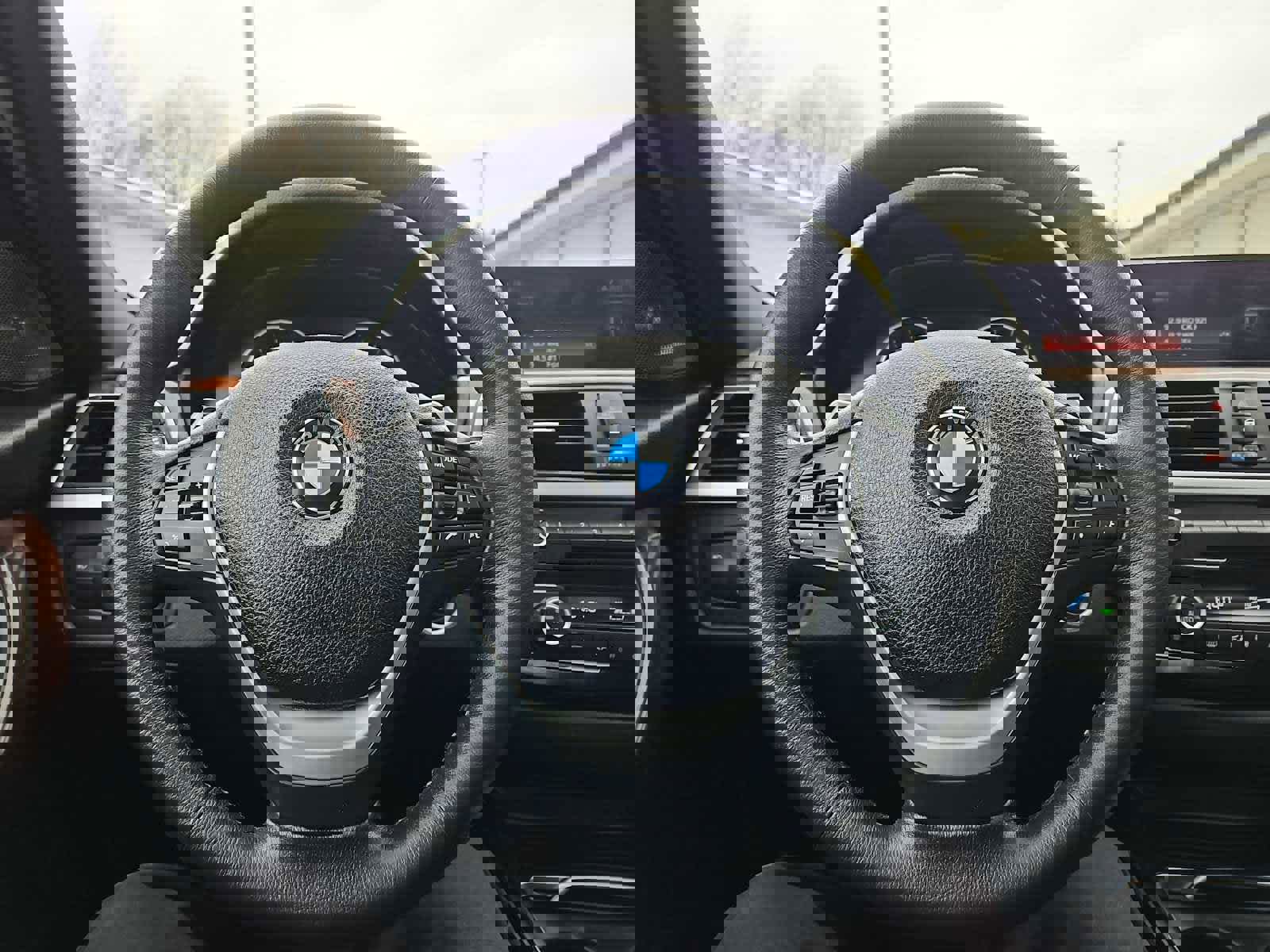 Used 2018 BMW 330i xDrive Sedan w/ Premium Package image 18