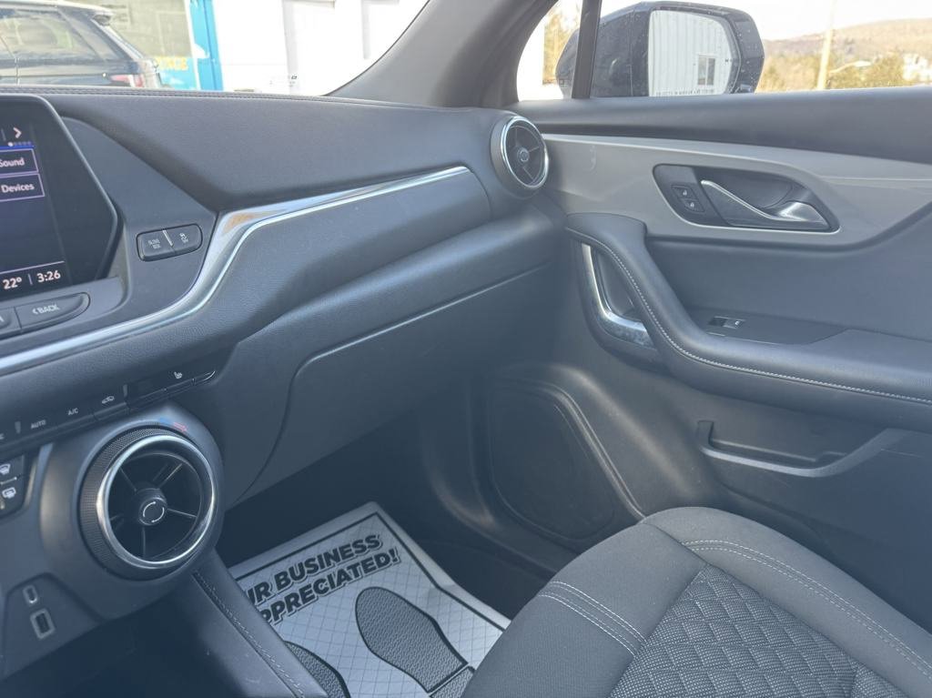 Used 2024 Chevrolet Blazer LT image 25