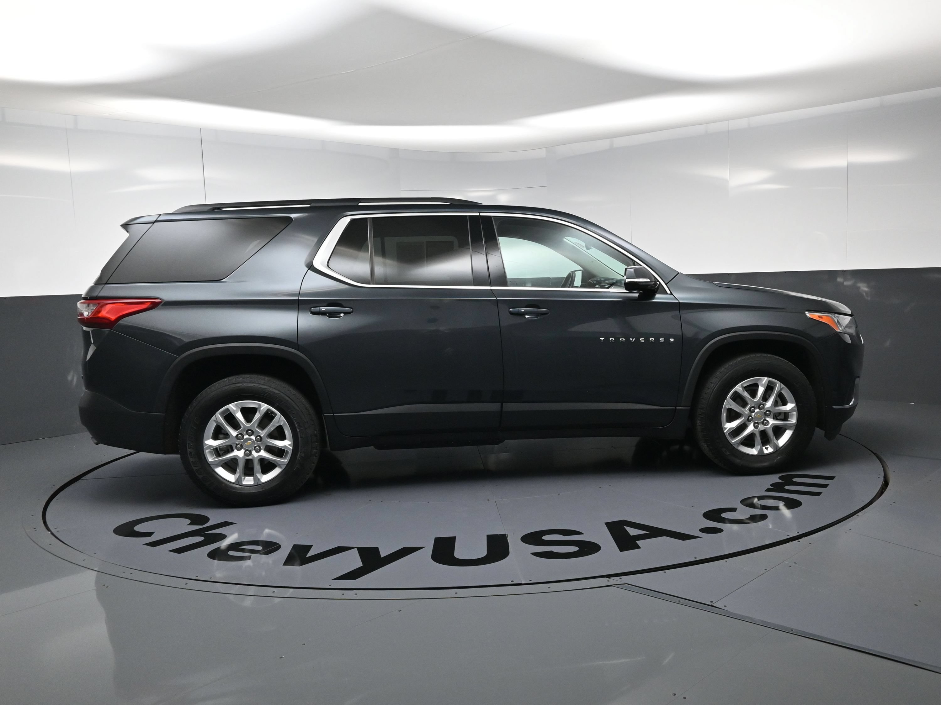Used 2019 Chevrolet Traverse LT FWD image 10