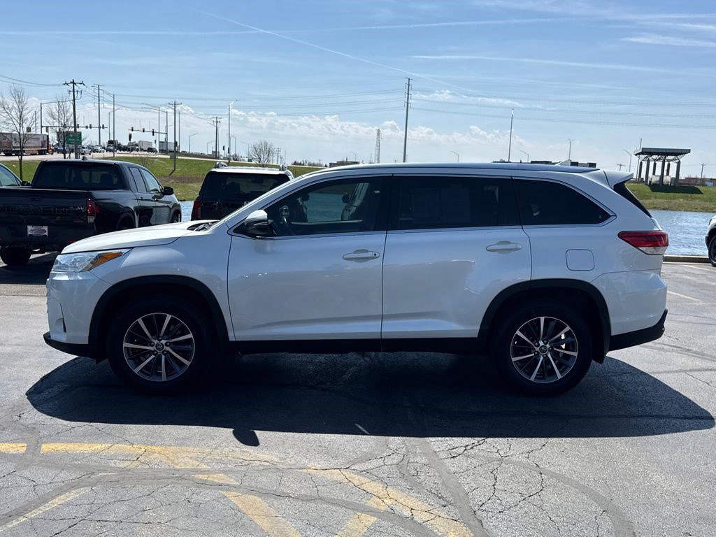 Used 2019 Toyota Highlander XLE image 8