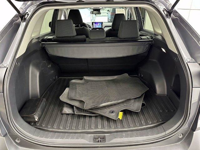 Used 2023 Toyota RAV4 LE AWD/4WD image 11