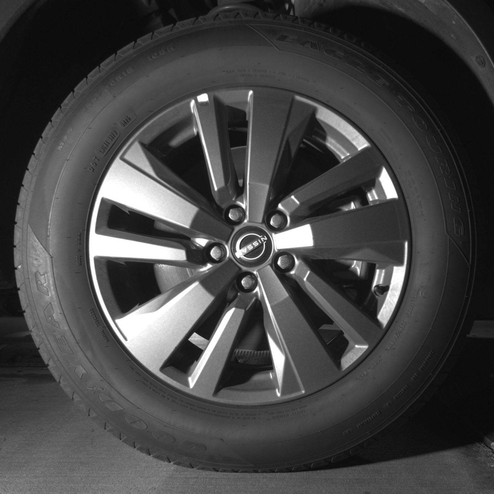 Used 2025 Nissan Pathfinder SV FWD image 16