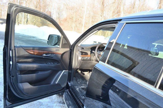 Used 2019 Cadillac Escalade Luxury image 15